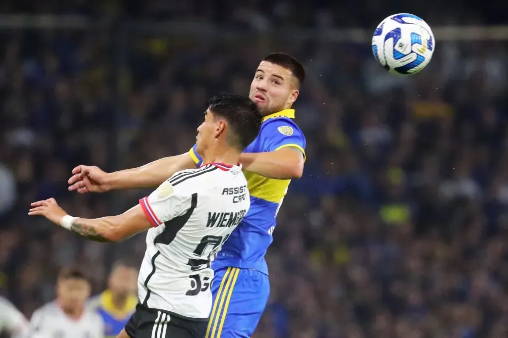 Chelo Weigandt enfrentó a Colo Colo en la pasada Copa Libertadores. Es más, hasta le anotó un gol en La Bombonera. | Foto: Getty Images.