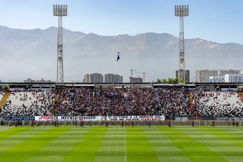 Arengazo de Colo Colo con 10 mil espectadores.