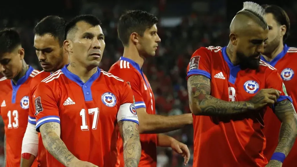 Gary Medel y Arturo Vidal no están en la primera nómina de Ricardo Gareca en la Roja. Foto: Photosport.