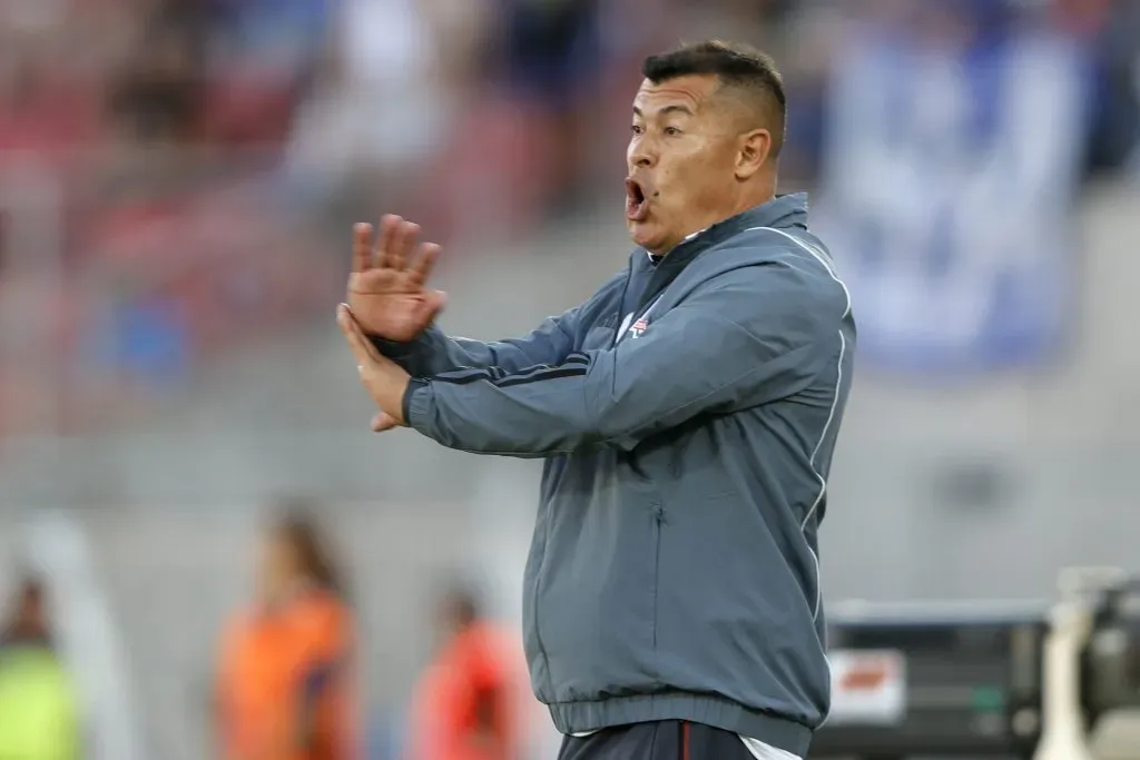 Almirón debuta en un clásico en Chile.