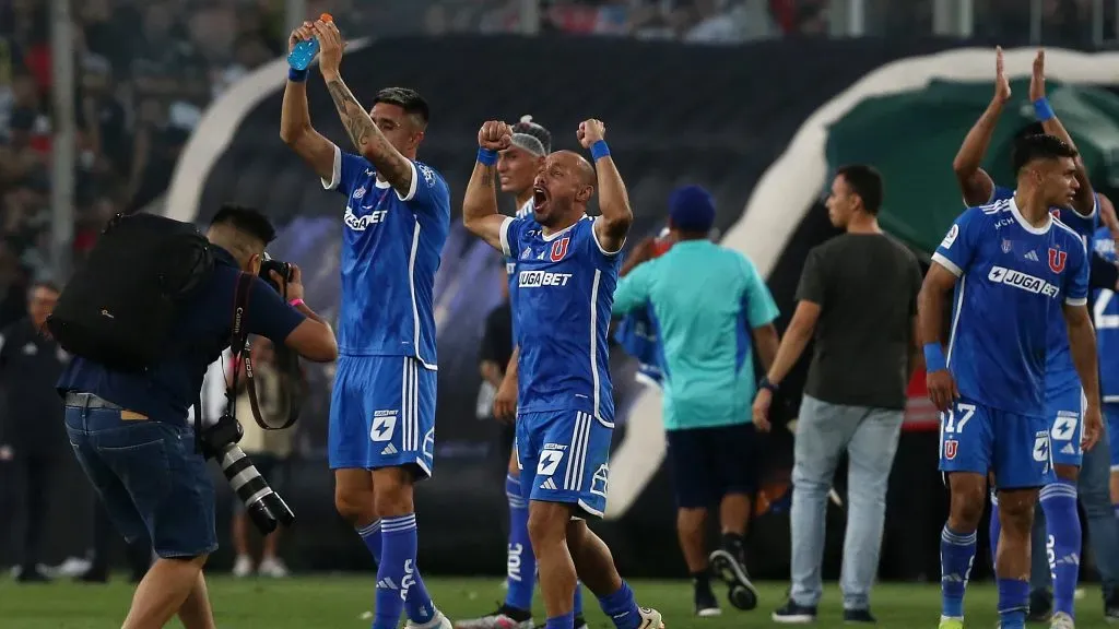 Marcelo Díaz lideró el triunfo ante Colo Colo en el estadio Monumental