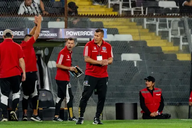 Jorge Almirón valoró la reacción del plantel de Colo Colo tras la histórica derrota en el Superclásico. Foto: Guille Salazar, RedGol.