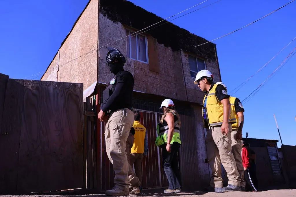 El alcalde de La Florida, Rodolfo Carter, encabeza operativo de control de seguridad, fiscalización y notificaciones en la “Toma Dignidad”.