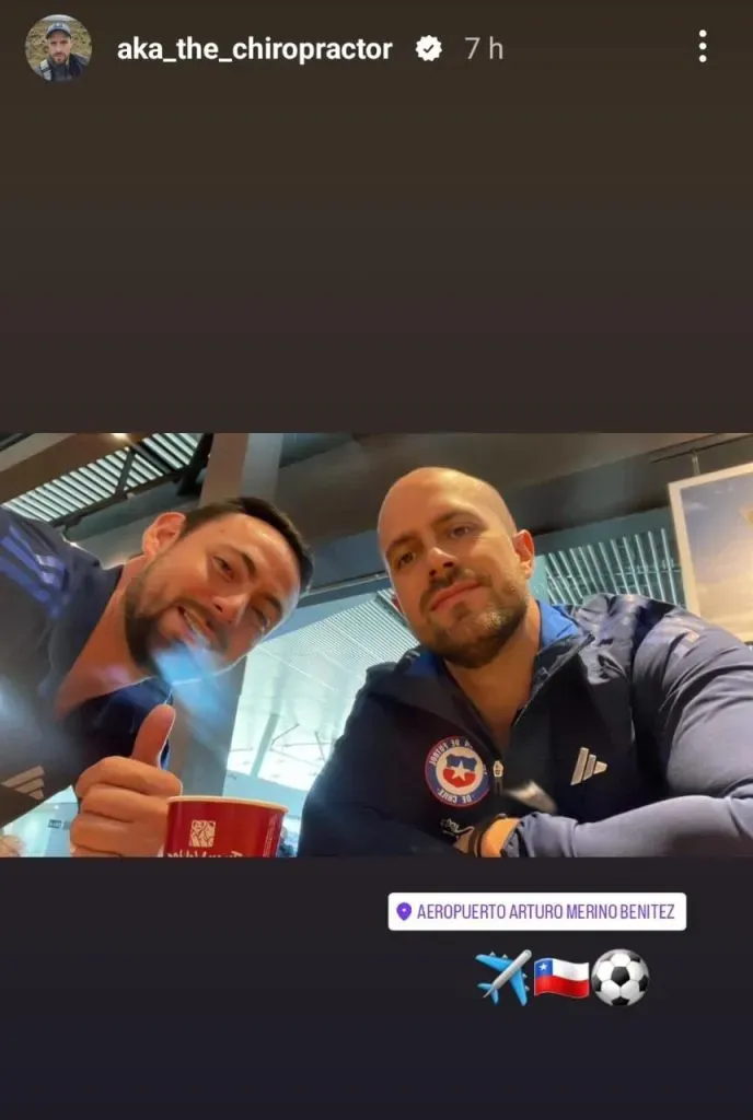Bruno Gómez y Pablo Cuadra, utilero y quiropráctico de la selección chilena, respectivamente. (Captura Instagram).