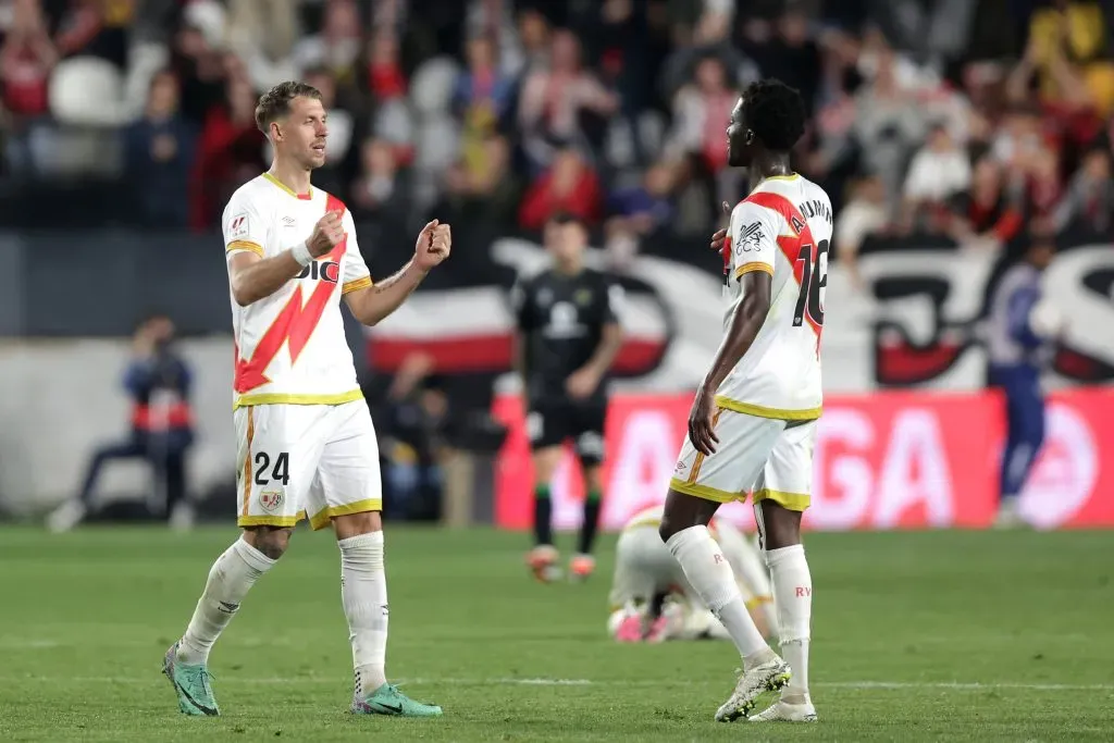 El Rayo Vallecano deja en la cuerda floja a Manuel Pellegrini en el Betis.