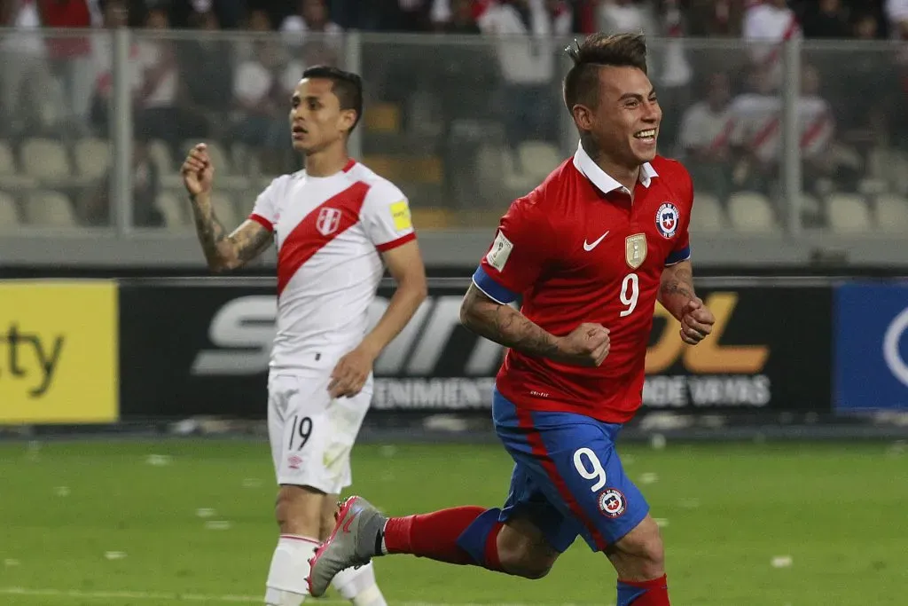 Eduardo Vargas celebra ante Perú. (Marcelo Hernandez/Photosport).