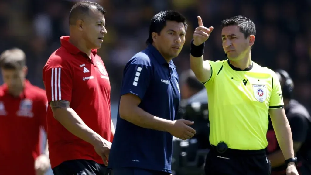 Jorge Almirón fue expulsado en la visita de Colo Colo a Coquimbo Unido. Foto: Photosport.