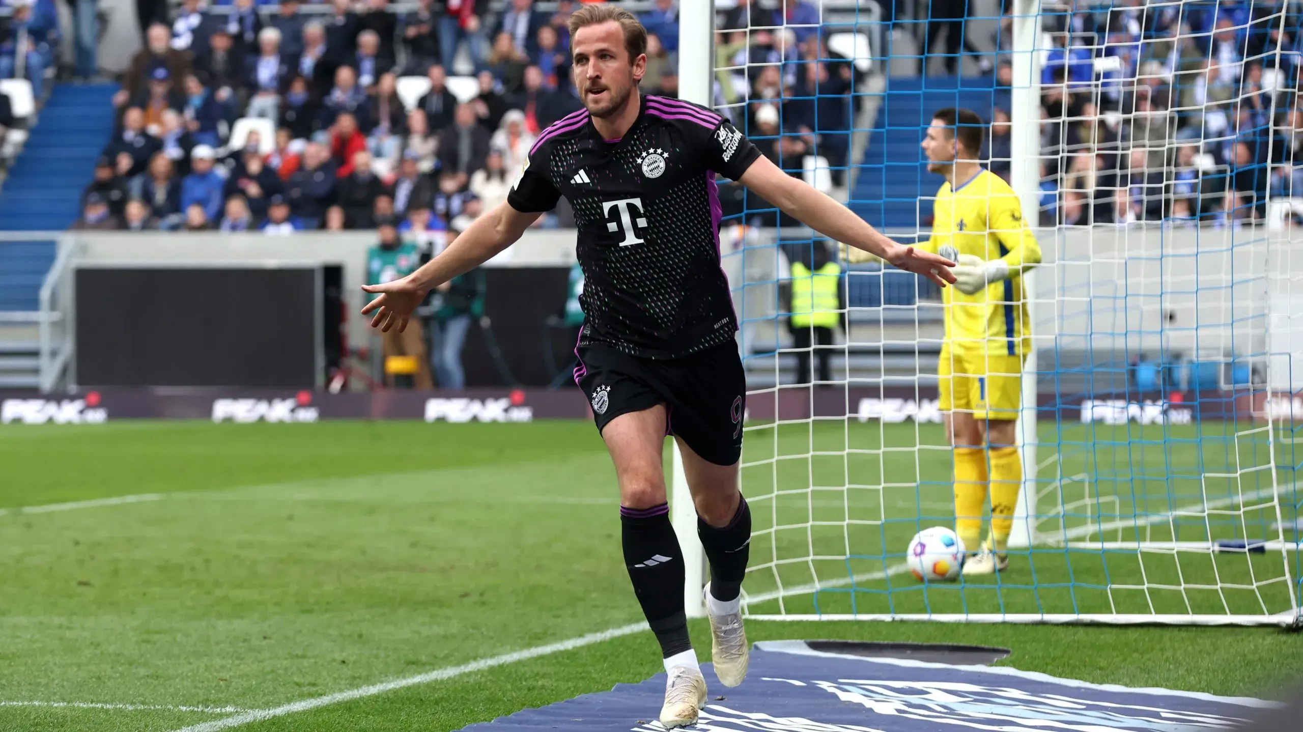 Harry Kane celebrando su gol frente al SV Darmstadt 98 por la Bundesliga (Getty Images)