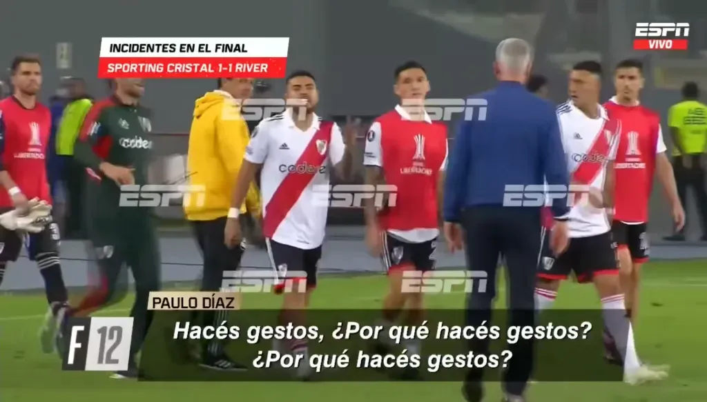 Paulo Díaz encaró a Tiago Nunes el 25 de mayo del año pasado tras un partido por la fase de grupos de la Copa Libertadores. (Captura ESPN).