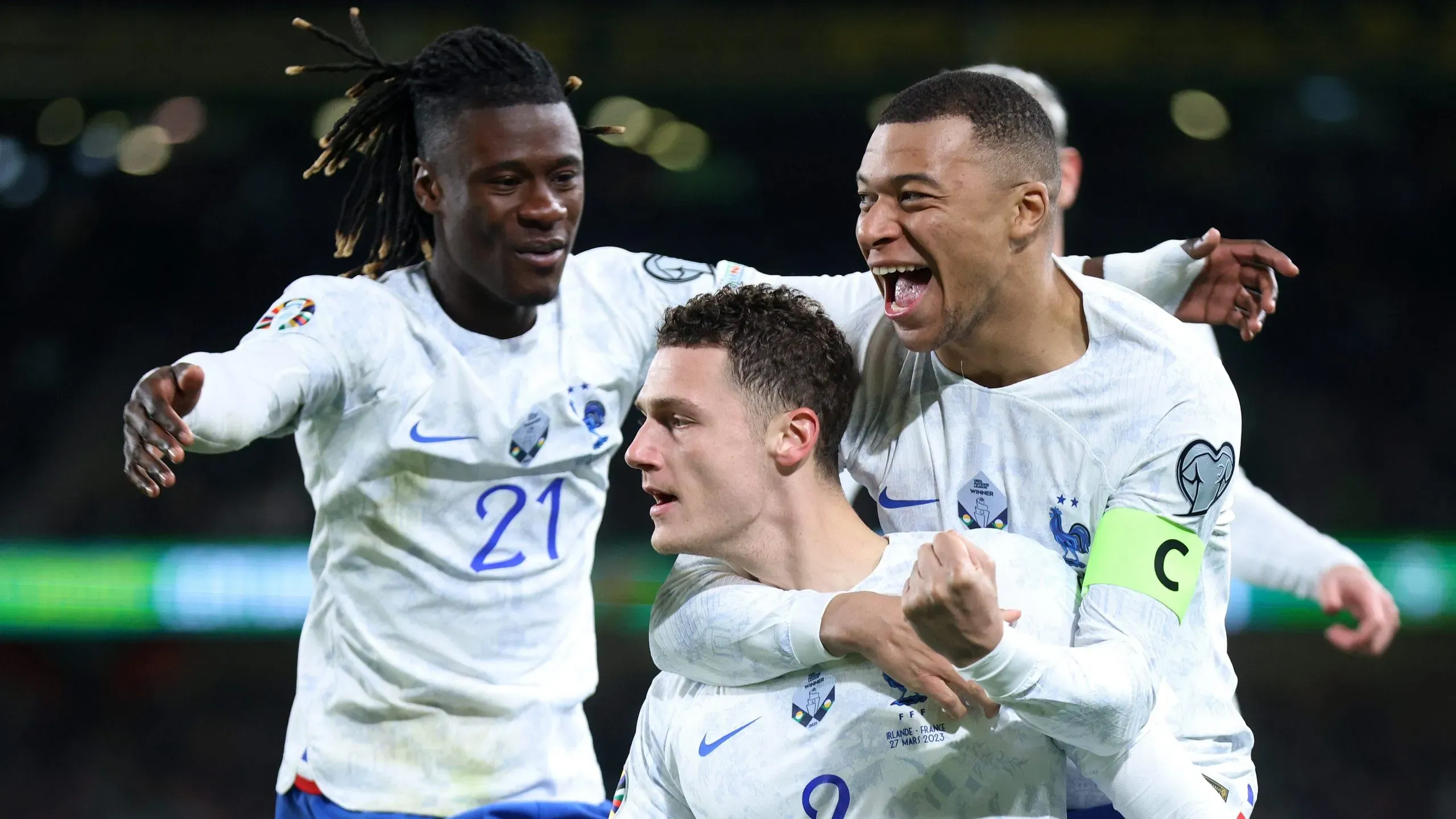 Pavard marcando el gol de la victoria en el Francia vs. Irlanda 2023 (Getty Images)