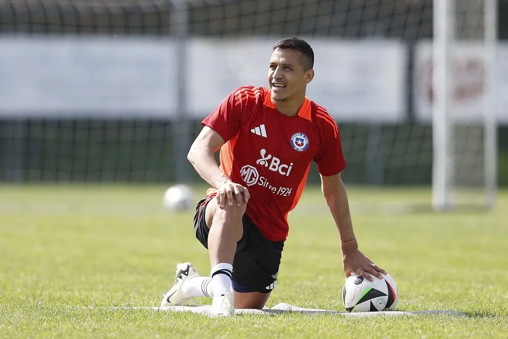 Alexis Sánchez en una de las prácticas bajo la dirección técnica de Ricardo Gareca. (Foto: Carlos Parra | Comunicaciones FFCH).