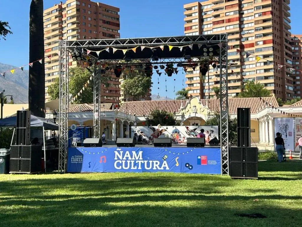 Escenario de las presentaciones musicales en Festival Ñam