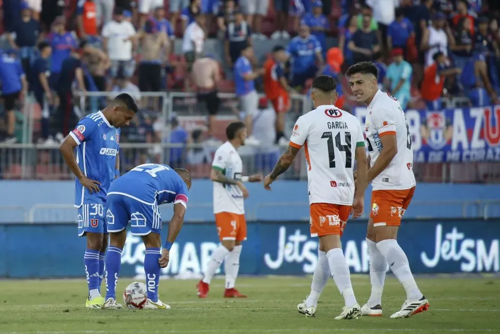 Universidad de Chile dejó escapar dos veces su ventaja sobre Cobresal en el Estadio Nacional. | Foto: Photosport.