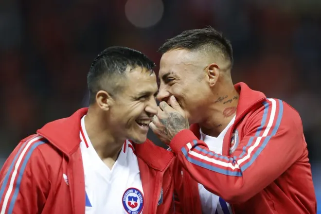 Eduardo Vargas se reencontró con Alexis Sánchez en la Roja. (Matteo Ciambelli/Photosport).