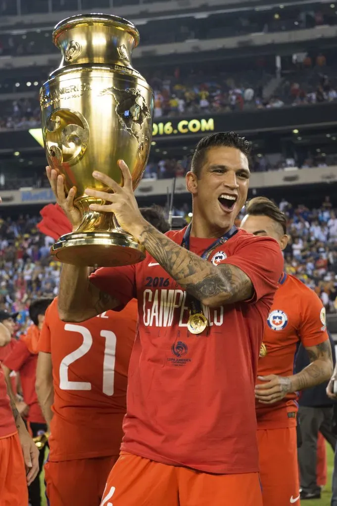 Mark González festeja el título de la Roja en la Copa América 2016. (Mexsport/Photosport).
