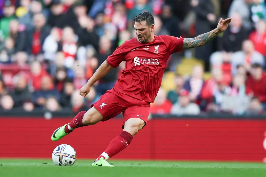 Mark González en acción por el equipo de leyendas del Liverpool de Inglaterra. (Ian Kruger/Getty Images).