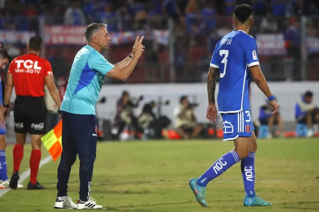 Gustavo Álvarez otra vez optó por Ignacio Tapia en lugar de Franco Calderón. (Jonnathan Oyarzun/Photosport).
