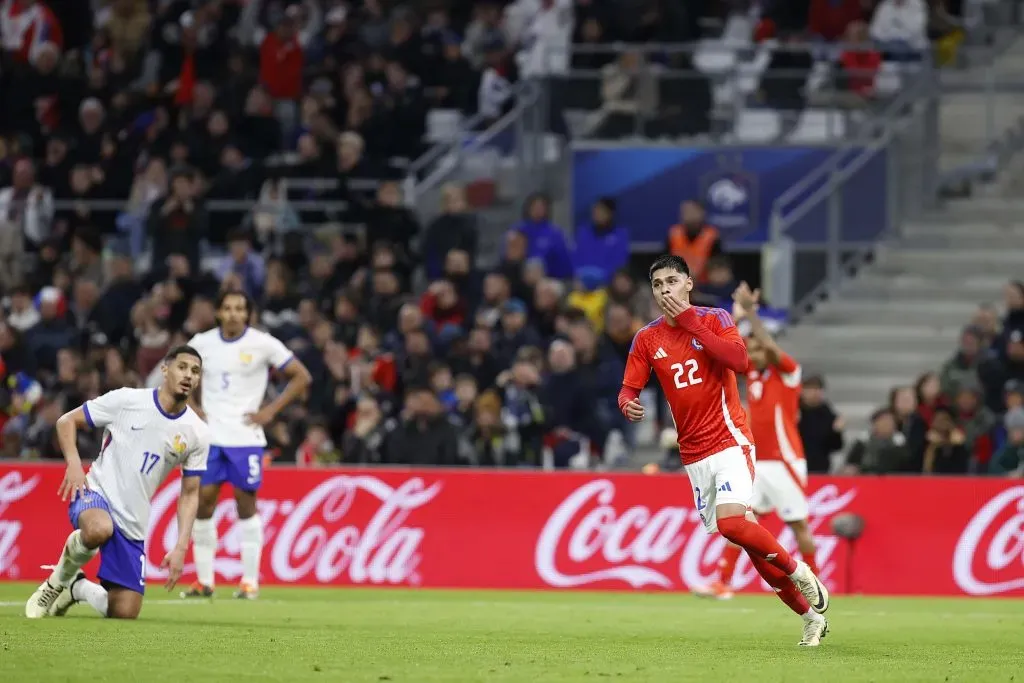 Darío Osorio festeja el gol que le convirtió a Francia en Marsella. (Carlos Parra | Comunicaciones FFCh).