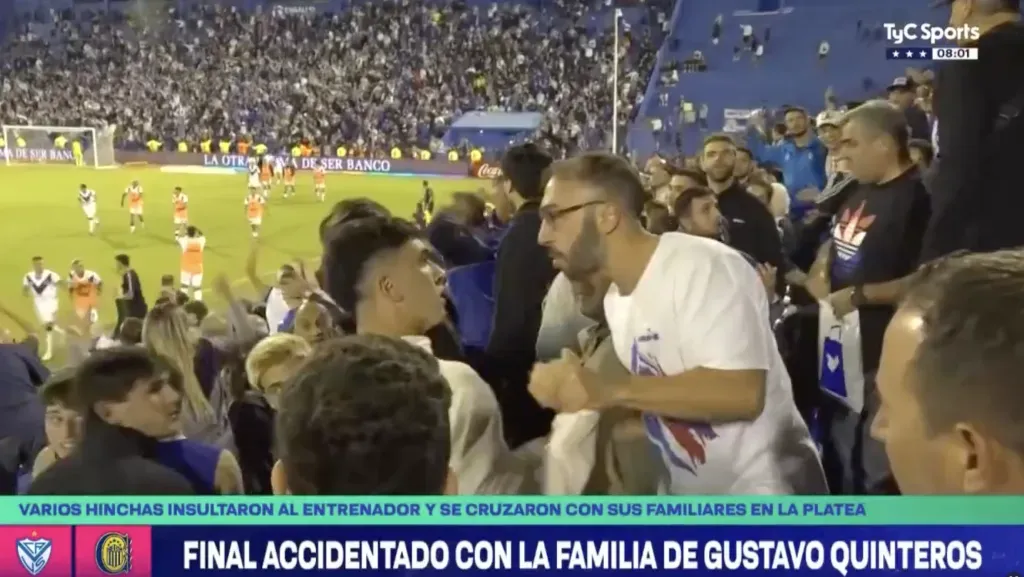 El hijo de Gustavo Quinteros se enfrentó a hinchas de Vélez | TyC Sports