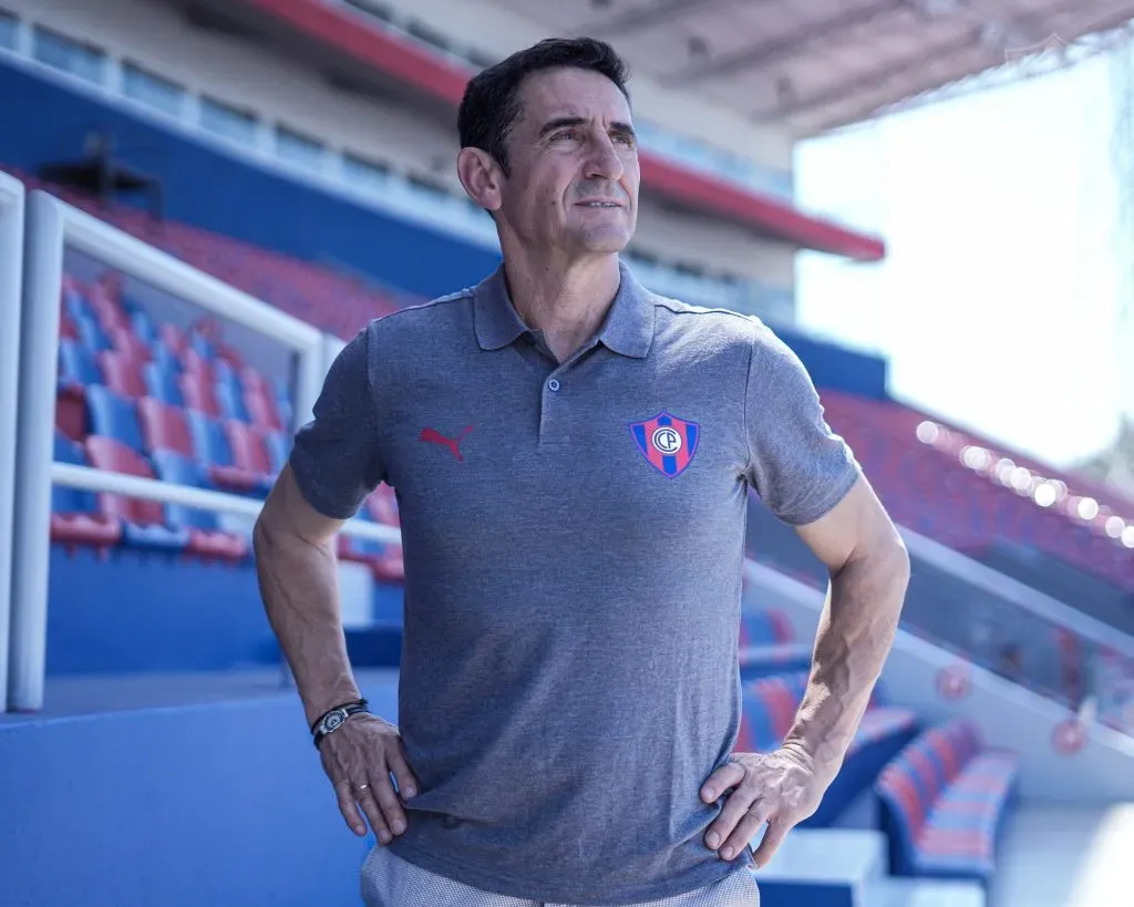 Manolo Jiménez cuenta con una extensa experiencia en Europa y en Cerro aseguran que pasarán a la siguiente ronda de “LaLi”