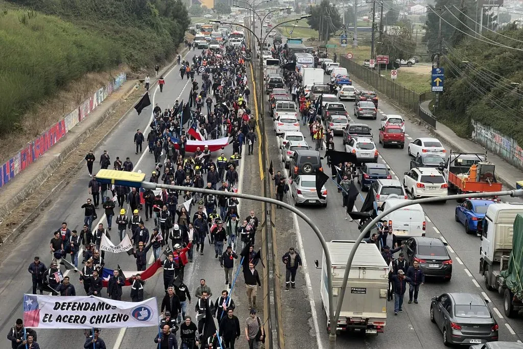 El miércoles, cerca de dos mil trabajadores marcharon por las calles de Talcahuano | Aton
