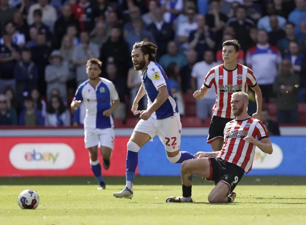 Brereton y McBurnie se enfrentaron en un duelo entre el Blackburn Rovers y el Sheffield United durante la temporada pasada. (Imago).