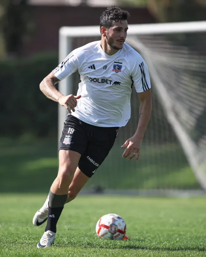 Gonzalo Castellani y otra imagen en el Monumental. (Foto: Colo Colo).