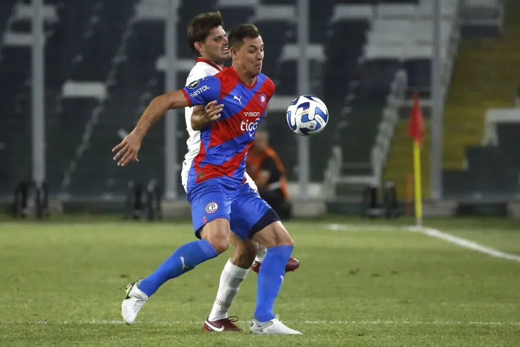 Diego Churín jugando ante Curicó en la Copa Libertadores de 2023. Foto: Imago