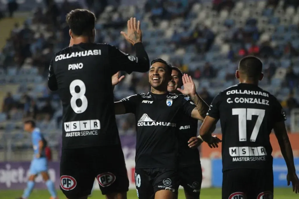 Steffan Pino y Edson Puch festejan uno de los goles en la gran victoria ante O’Higgins. (Jorge Loyola/Photosport).