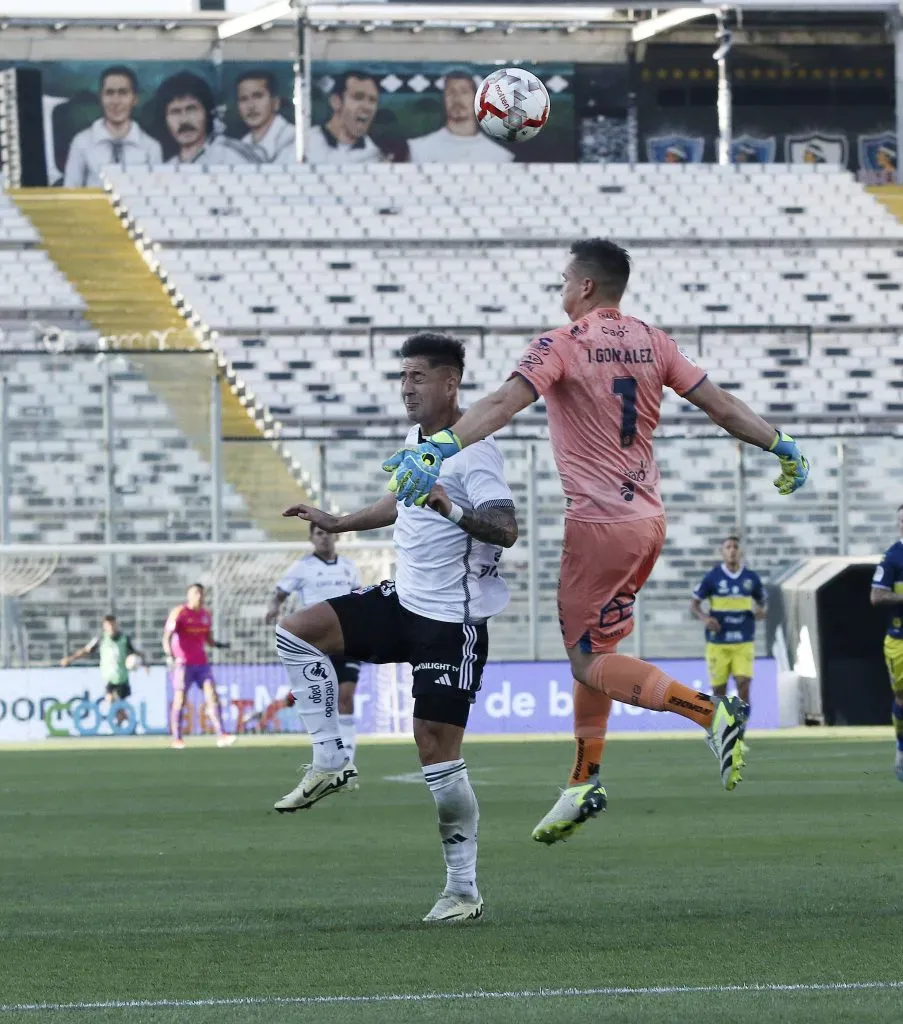 Ignacio González fue expulsado por esta infracción ante Guillermo Paiva. (Foto: Marco Muga | Sifup).