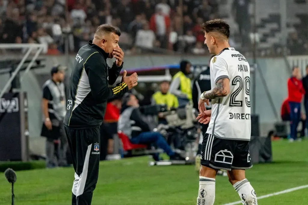 Jorge Almirón decidió sacar a Guillermo Paiva para mandar a la cancha a Damián Pizarro. (Foto: Guille Salazar | RedGol).