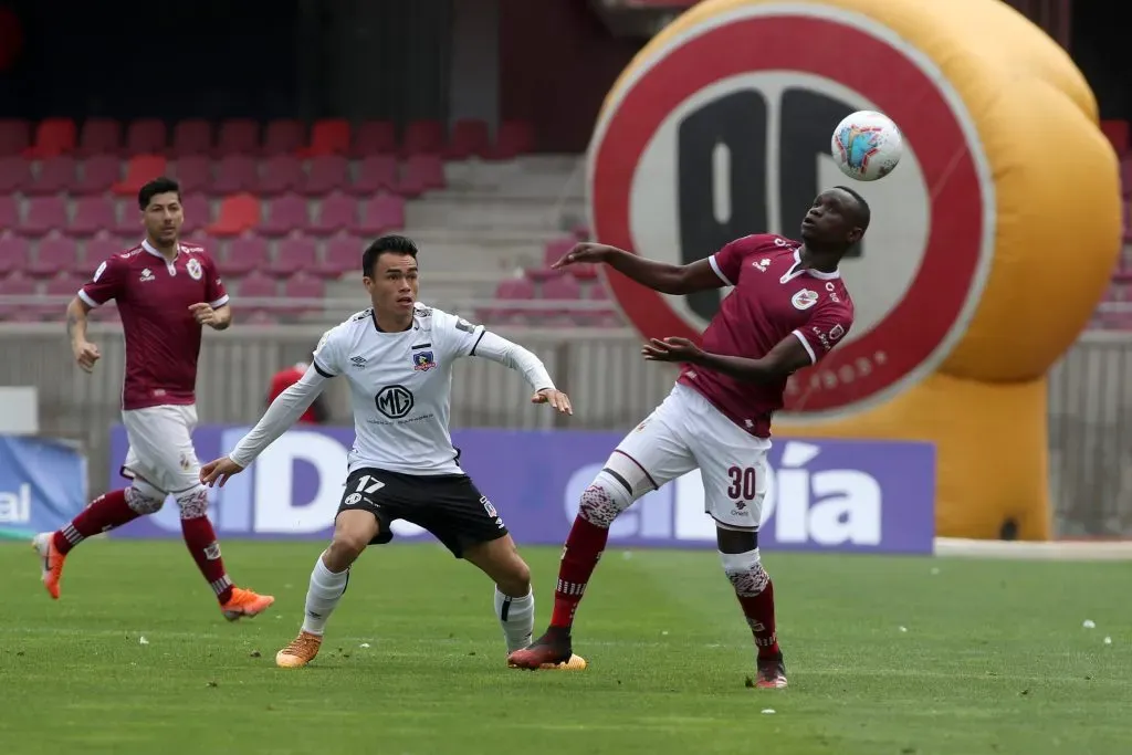 Pese a que jugó poco y nada en Chile, Danny Pérez igual se dio el gusto de anotarle a Colo Colo en el 2020. | Foto: Photosport.