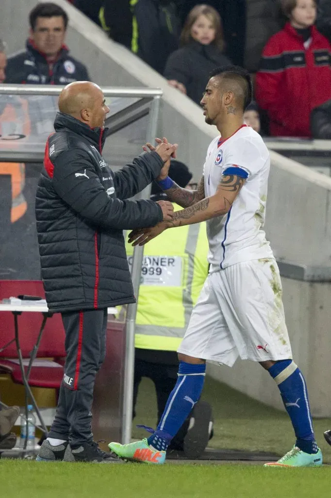 Jorge Sampaoli buscó la salida de Arturo Vidal tras su choque en Copa América, pero en la ANFP hicieron todo lo posible para que diera pie atrás. Foto: IMAGO.