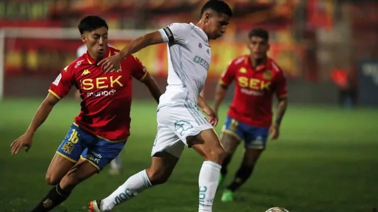 Israel Poblete hizo un foul que resultó peligroso.