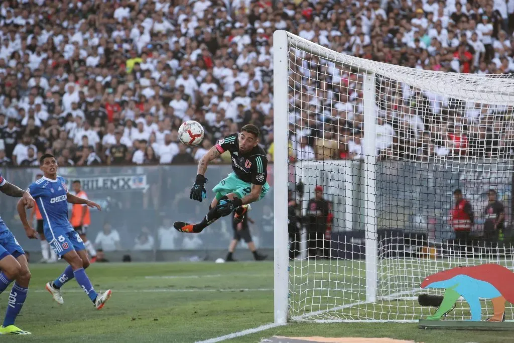 Gabriel Castellón sólo ha recibido cuatro goles en siete encuentros. Foto: Pepe Alvujar/Photosport