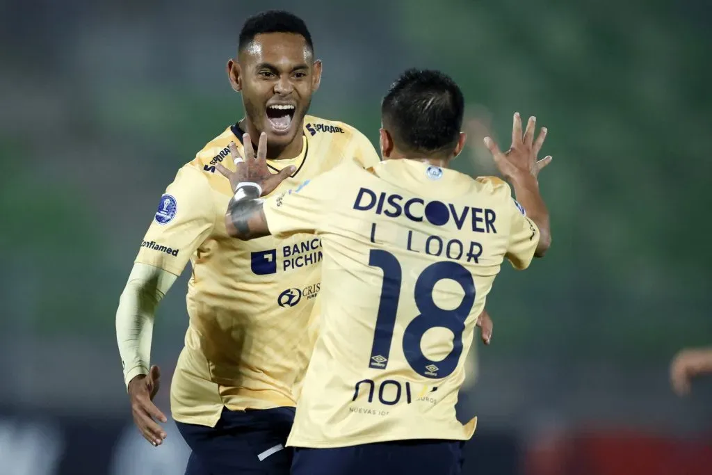Ismael Díaz celebró así en Valparaíso. (Andrés Piña/Photosport).