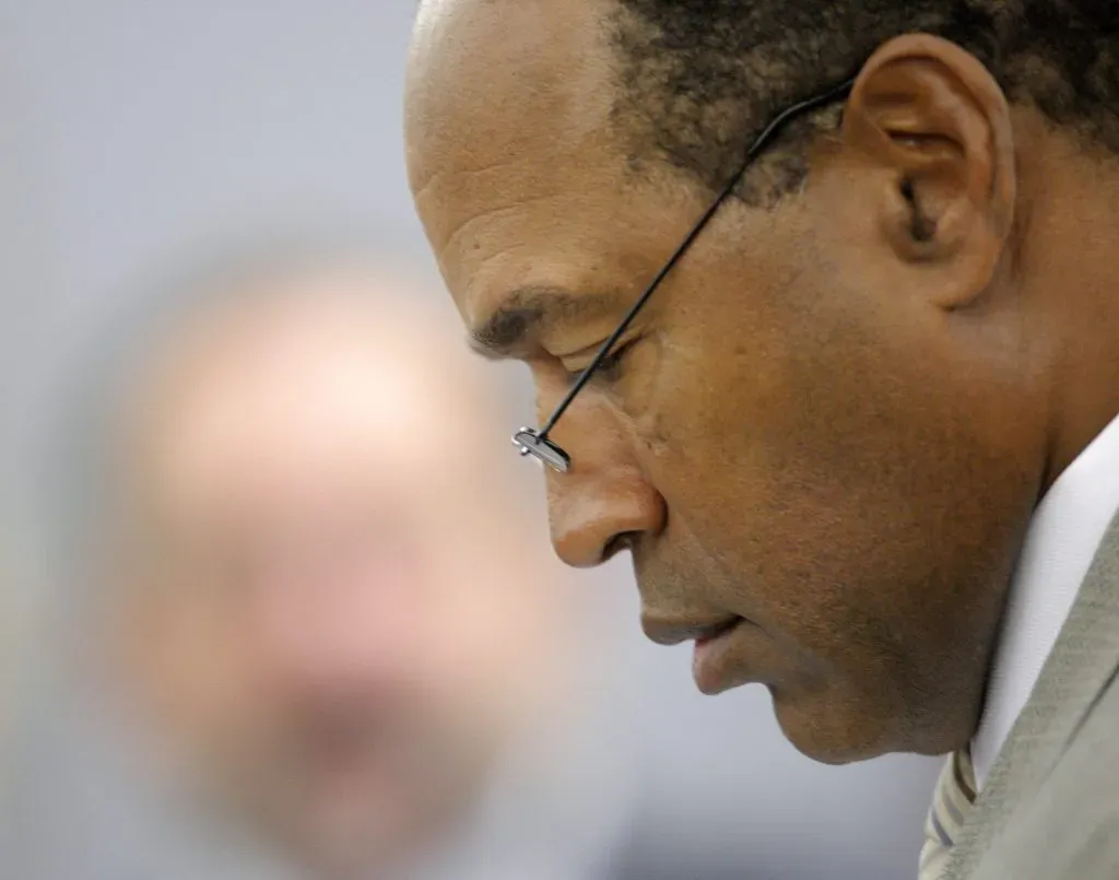 LAS VEGAS – SEPTEMBER 15:  O.J. Simpson appears for the opening day of his trial at Clark County Regional Justice Center on September 15, 2008 in Las Vegas, Nevada. Simpson is charged with a  total of twelve counts including kidnapping, armed robbery and assault with a deadly weapon stemming from an alleged incident involving the theft of his sports memorabilia.  (Photo by Jae Hong-Pool/Getty Images)