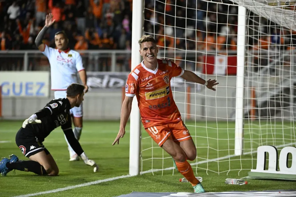 Marco Borgnino le marcó a Unión Española con Cobreloa. Foto: Pedro Tapia/Photosport