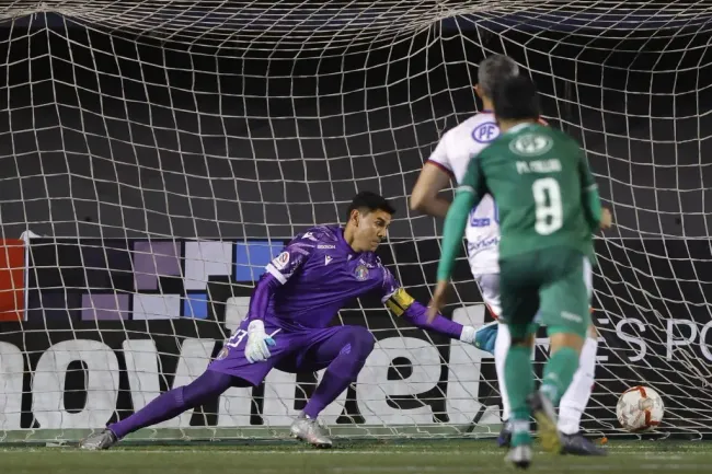 El penal de Gigliotti para el 2-2 ante Audax. (Felipe Zanca/ Photosport).