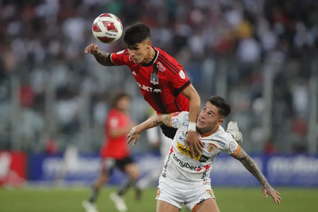 Colo Colo y Cobreloa animarán el clásico en Primera División luego de ocho años. Foto: Photosport.