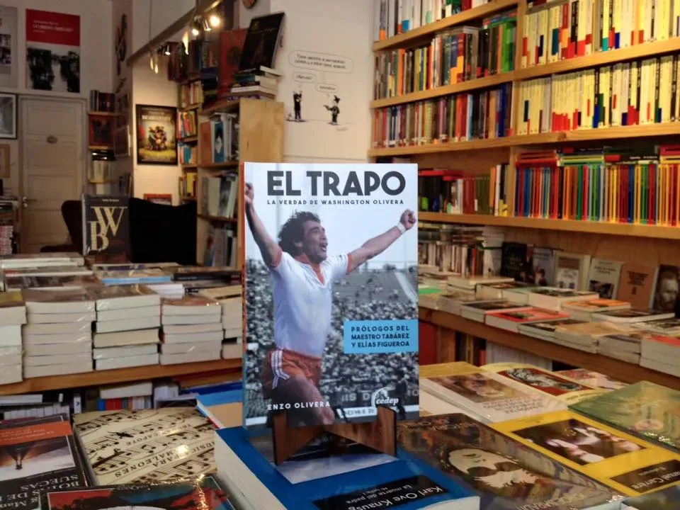 “El Trapo”, el libro que cuenta las historias en el fútbol de Washington Olivera (Facebook: LibroDelTrapo)