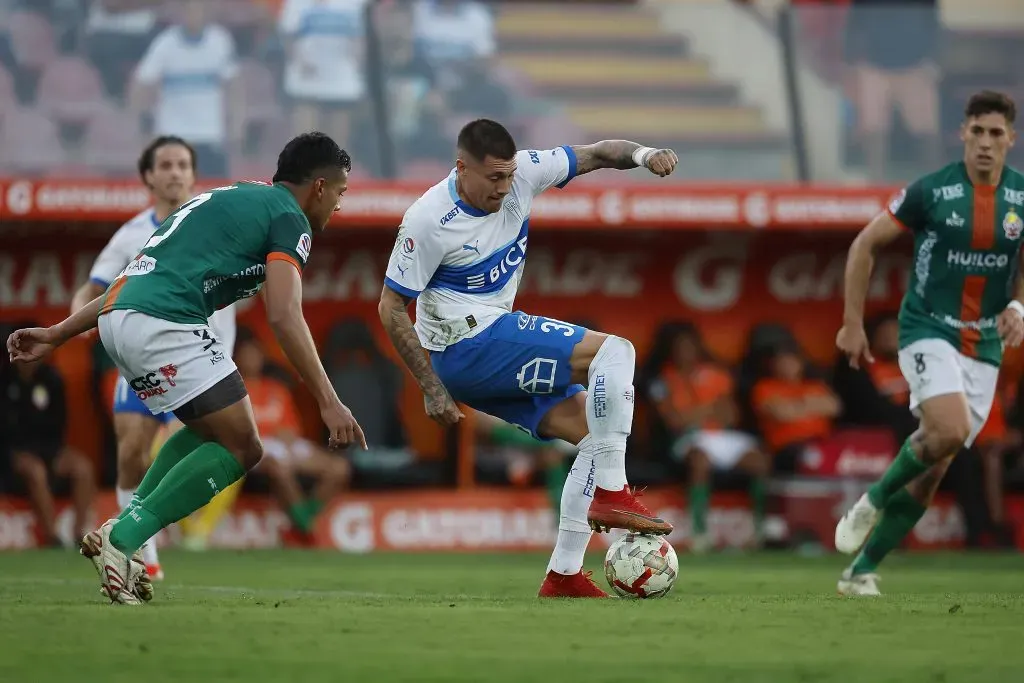 Nicolás Castillo ante Cobresal. (Pepe Álvujar/Photosport).