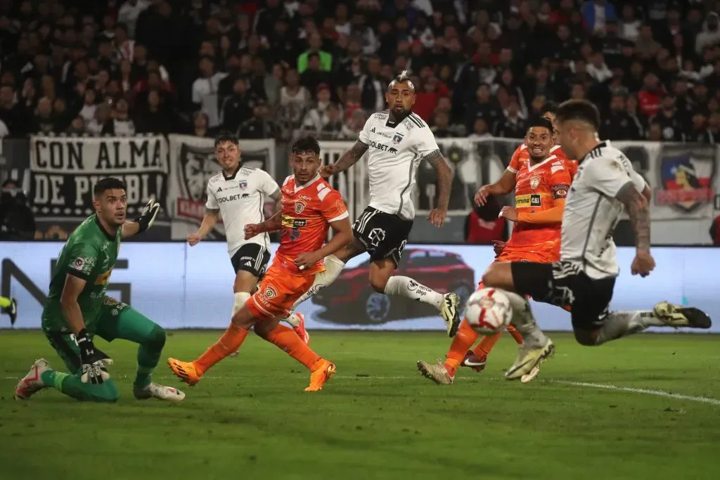 Zavala, Vidal ni Paiva pudieron contra Nico Avellaneda en Pedrero. (Jonnathan Oyarzun/Photosport).