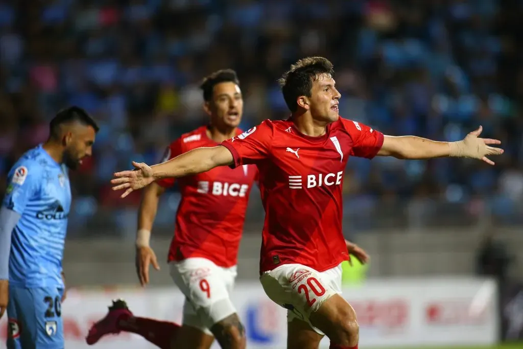 Universidad Católica de la mano de Tiago Nunes ha ganado siete de los últimos nueve puntos en disputa. | Foto: Photosport.