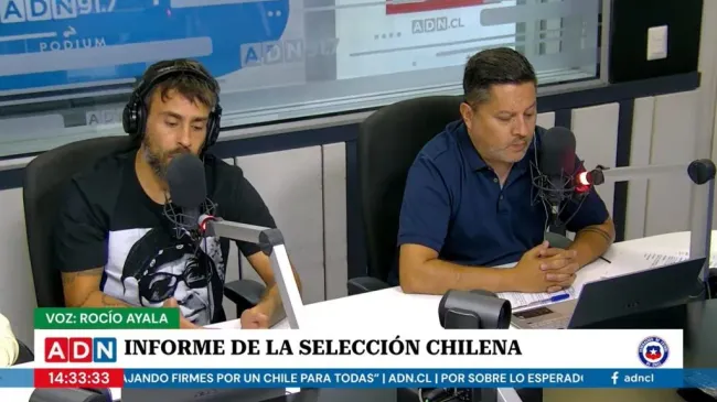 Jorge Valdivia lució una camiseta de Pedro Lemebel en el programa Los Tenores de ADN. | Foto: Captura.