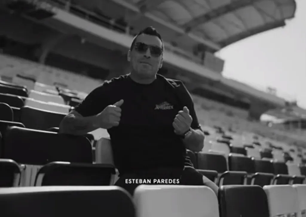 Paredes es uno de los ídolos de Colo Colo que aparece en el video