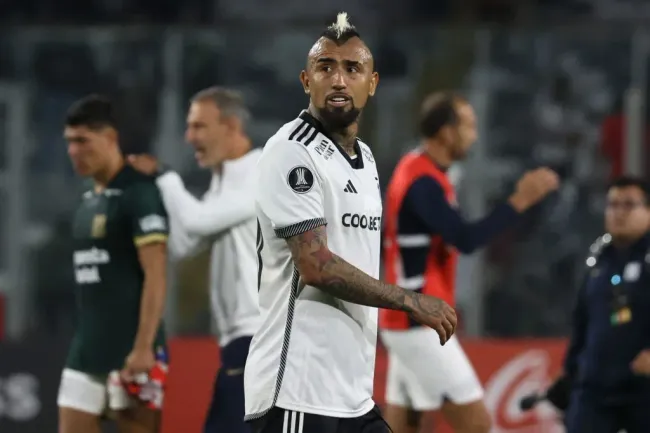 Arturo Vidal no jugará ante Fluminense por suspensión. (Dragomir Yankovic/Photosport).