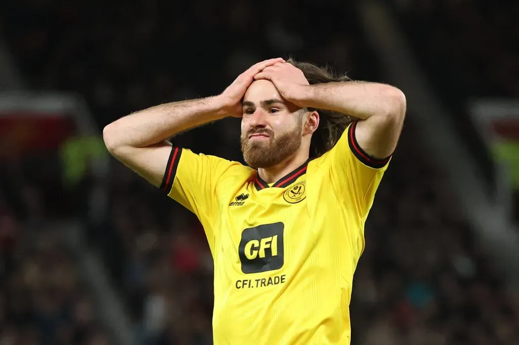 ¿Ben también sufrirá dolores de cabeza? Jorge Valdivia revela que no puede ver al Sheffield.