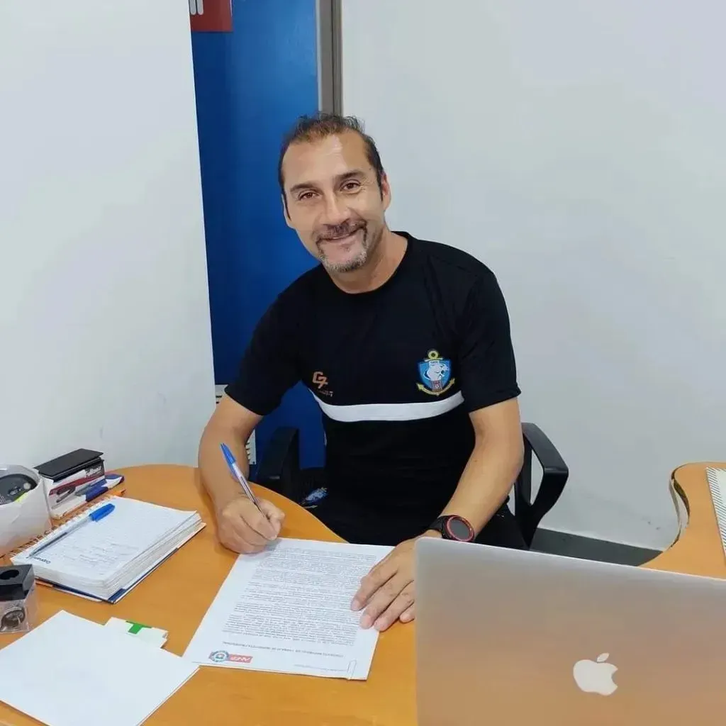 Aldo Chanampa, denunciado entrenador de Antofagasta Femenino (Instagram)