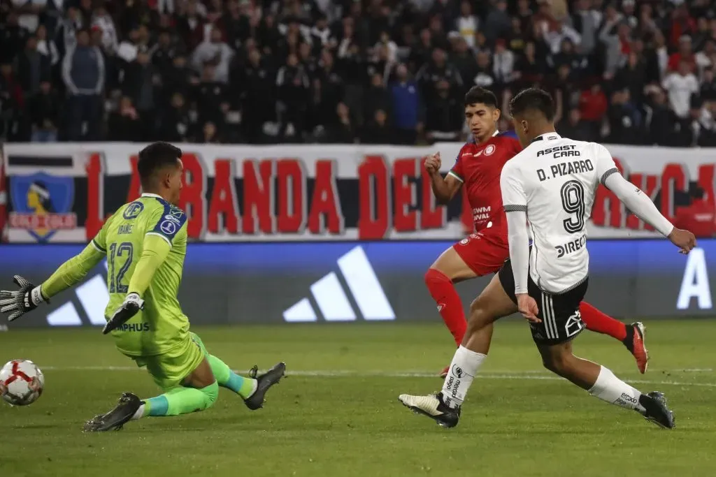 La definición de Damián Pizarro ante Matías Ibáñez. (Jonnathan Oyarzun/Photosport).